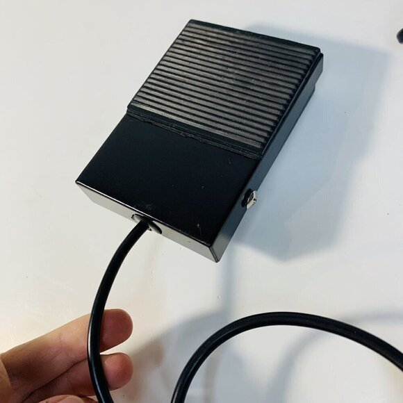 Tattoo Power Supply Elfin EP2 Digital LCD Mini Screen Compact Foot Pedal - Picture 7 of 11